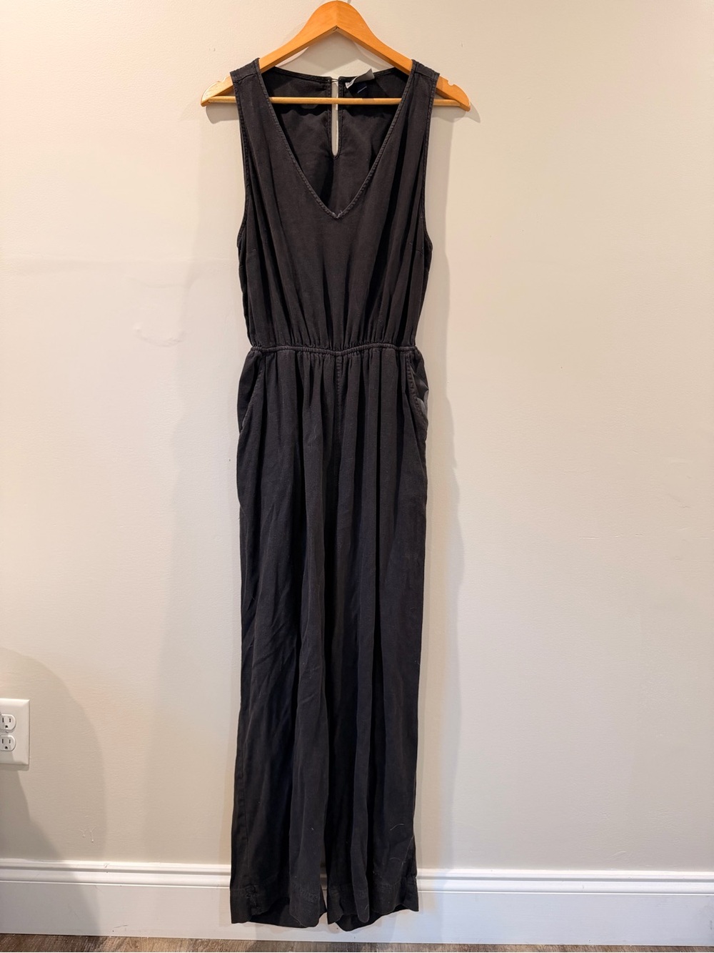 Black Sleeveless V-Neck Jumpsuit